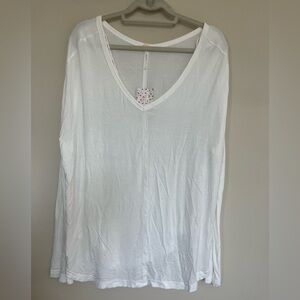 Free People Oversized Lightweight White Top Size Small With Tags